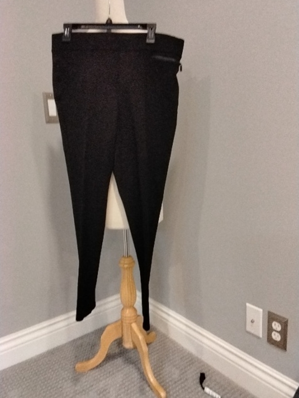 DKNY Black Slim Ponte Ankle Pants